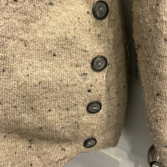 EUC! Cozy oatmeal Beige Cowl Neck Sweater with side buttons Size Large - Picture 3 of 14